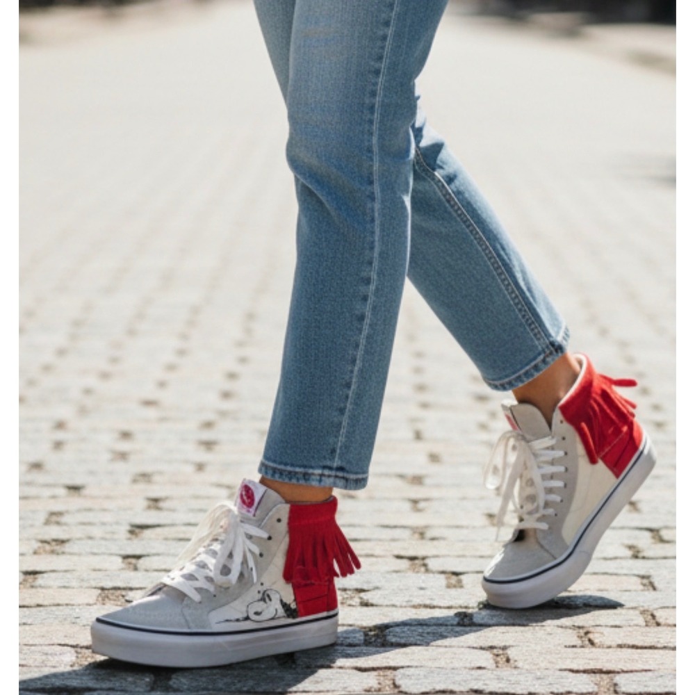 Vans x Peanuts Snoopy Sk8-Hi Moc Red Fringe Sneakers Women 5.5 Men 4 721356